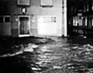 Bovenstraat tijdens de watersnoodramp in1953.